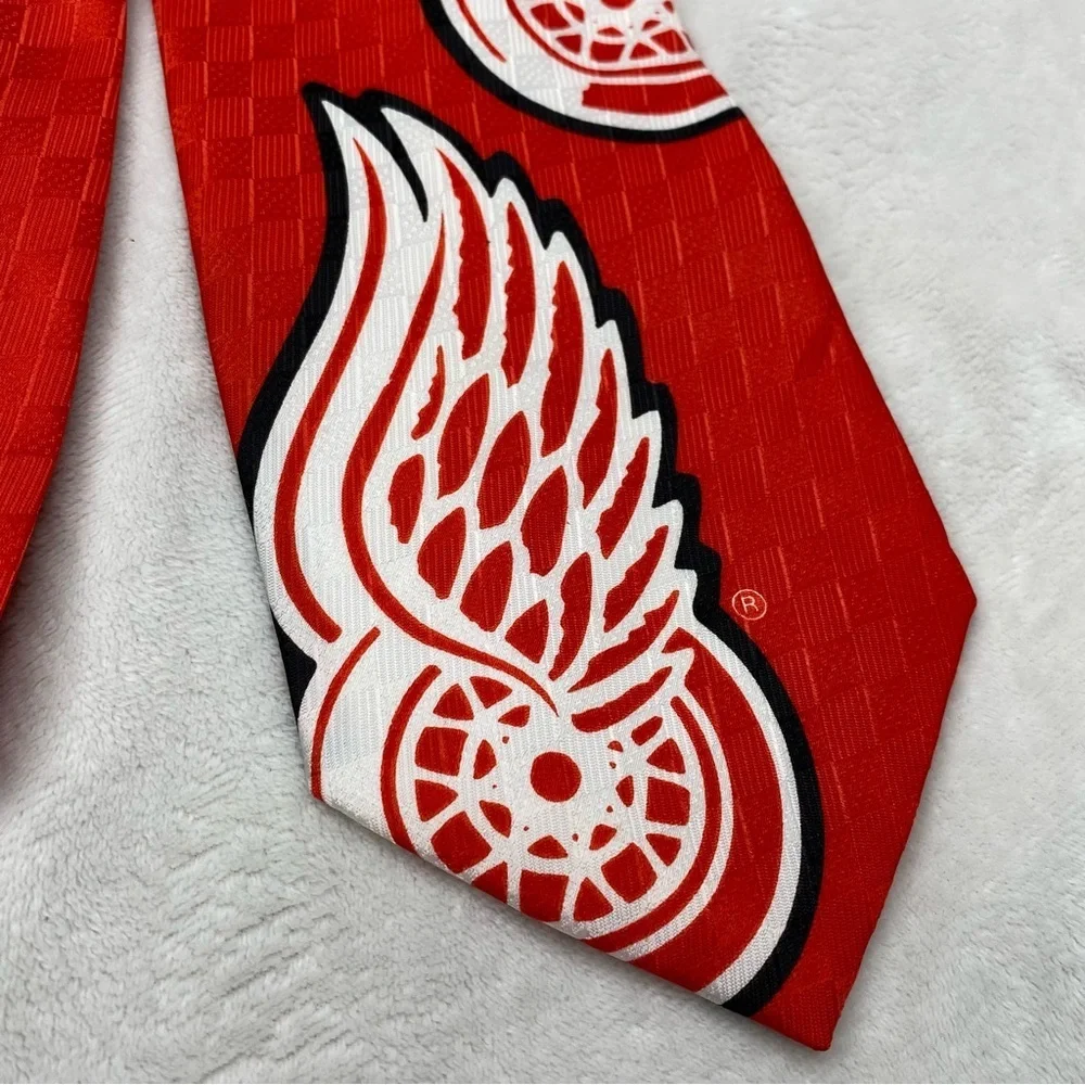 Tie Breaker NHL Hockey Licensed Detroit Red Wings Neck Tie